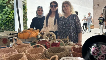 Kadın kursiyerler hünerlerini sergiledi