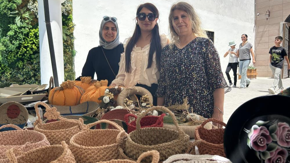 Kadın kursiyerler hünerlerini sergiledi