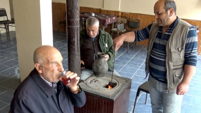Sarıkamış'ta sobalar yeniden yandı