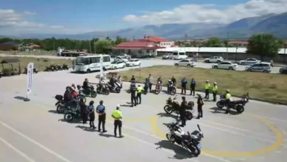 Motosiklet sürücülerine güvenli sürüş eğitimi verildi