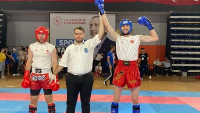 İki kardeşin Türkiye Kick Boks şampiyonası başarısı
