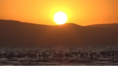 Erçek Gölü'nde gün batımı görsel şölen sundu