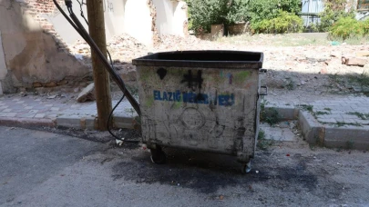 Çöp konteynerine atılan yeni doğmuş bebek tedavi altına alındı