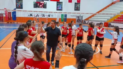 Kars’ta voleybol heyecanı