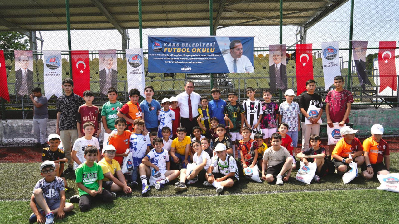Kars Belediyesi Futbol Okulu hizmete açıldı
