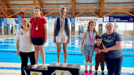 Minik sporculardan anlamlı yarış