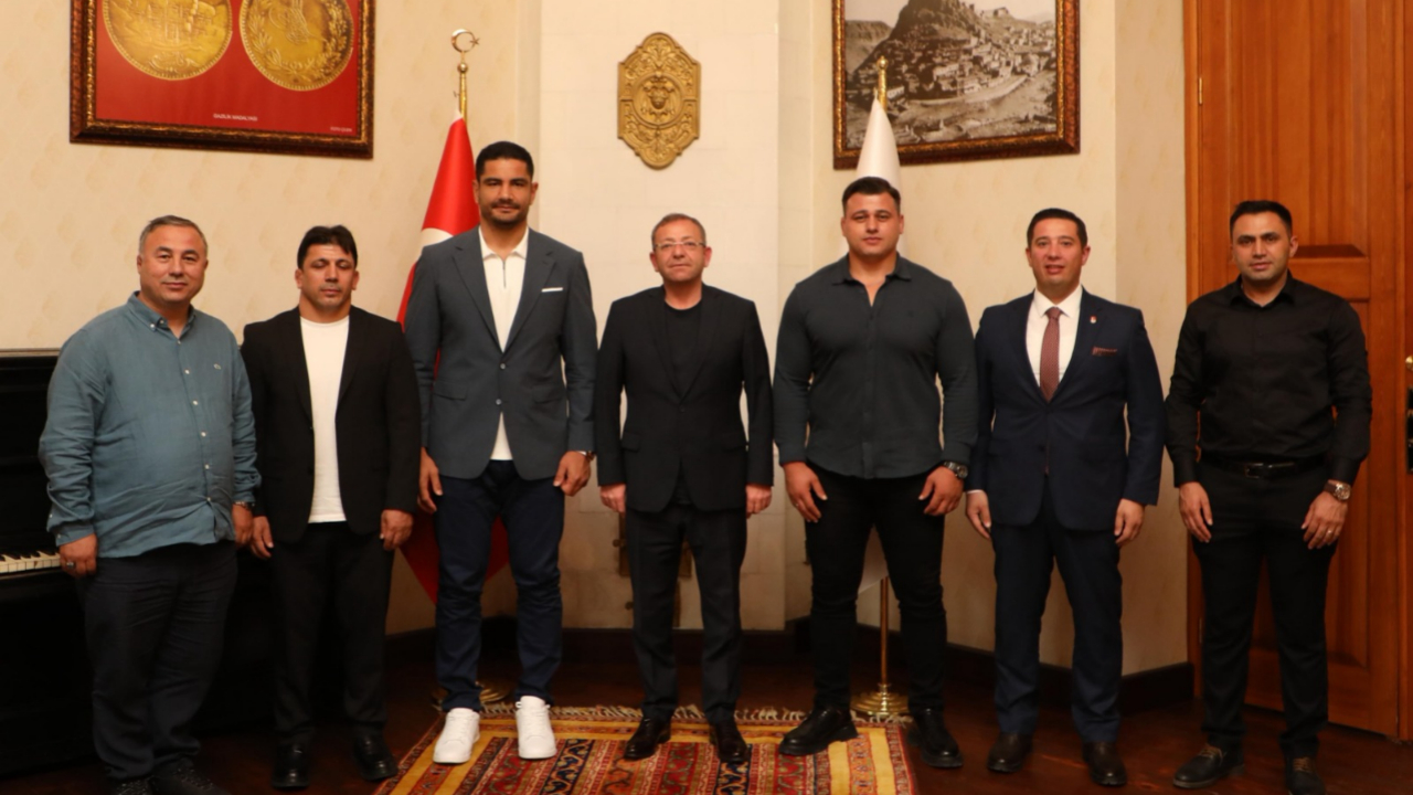 Türk güreşinin dev isimleri Kars’ta