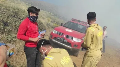 Yeniden başlayan örtü yangınına müdahale ediliyor