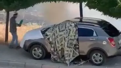Gençlerden duyarlı davranış: Yangın büyümesin diye seferber oldular