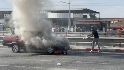 Seyir halindeki otomobil alev aldı