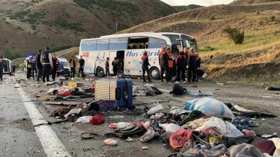 Otobüs kazasında ölenlerin kimlikleri tespit edildi