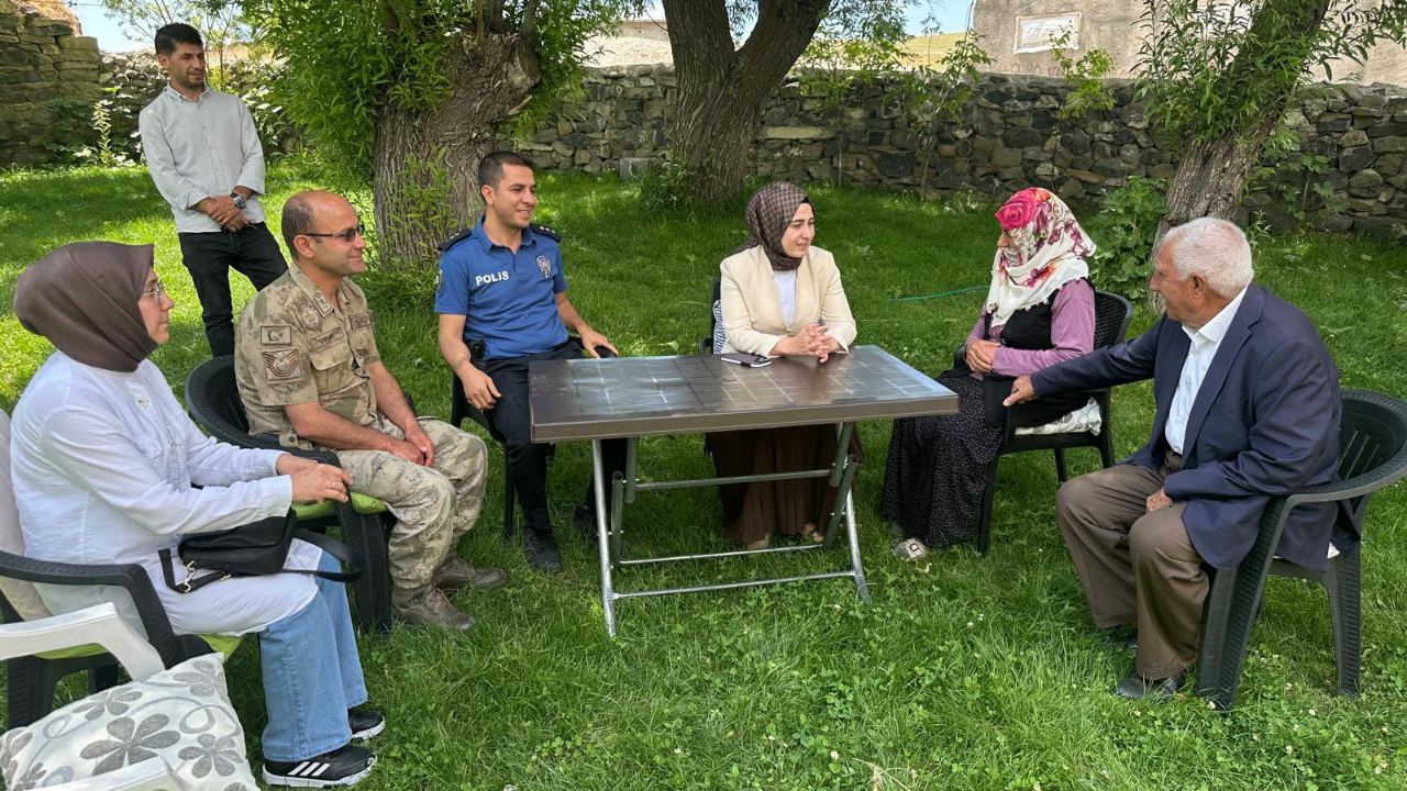 Kaymakam Kübra Baka Kılıç, ilçe ziyaretinde