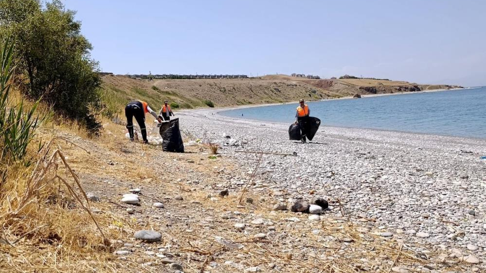 Mavi Bayraklı Halk Plajı temizlendi