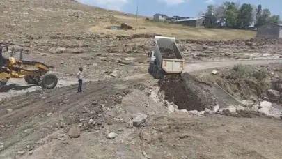Kağızman’da selden zarar gören yollar yapılıyor