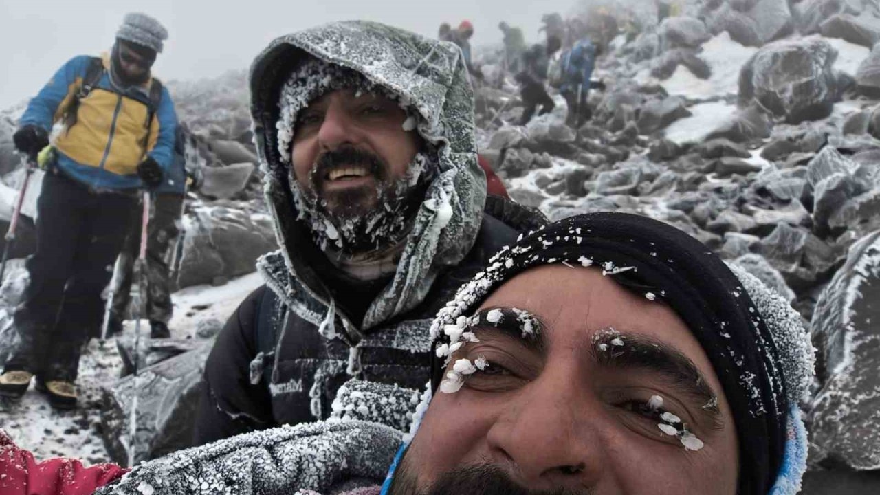 Ağrı Dağı zirvesi eksi 35 derece