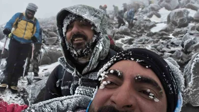 Ağrı Dağı’nda temmuz soğuğu: Zirvede eksi 35 derece