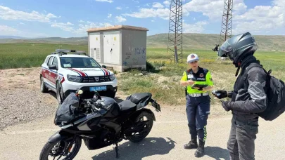 Ağrı’da jandarma trafik denetiminde 89 sürücüye ceza uyguladı