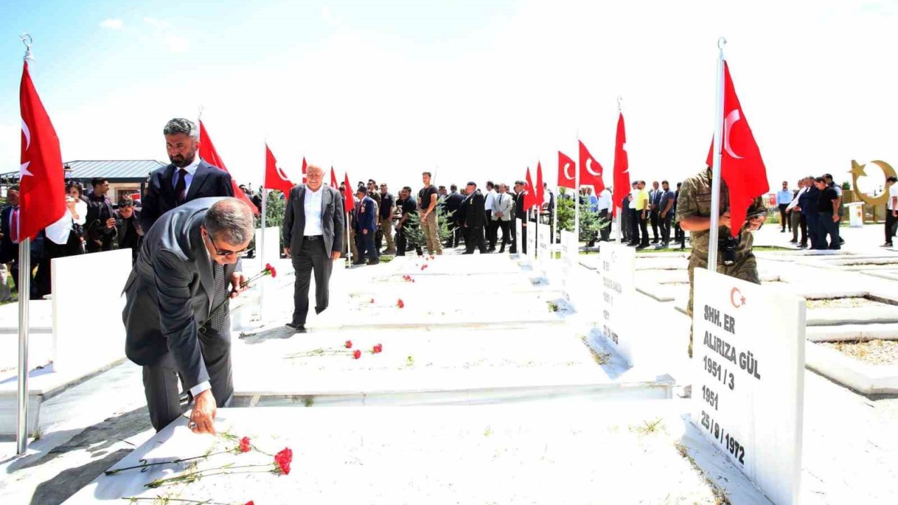 Yenilenen Merkez Şehitlik Anıtı törenle açıldı