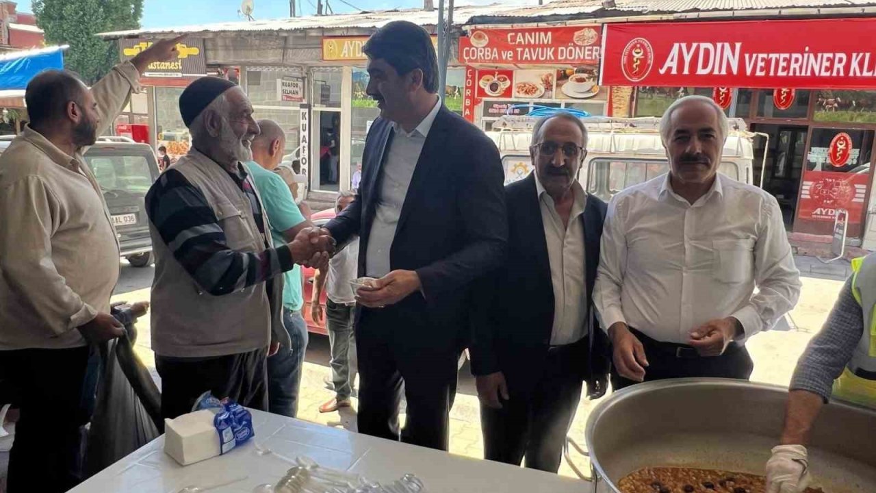 Aşkale’de aşure ikramına yoğun ilgi