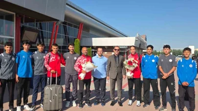 Avrupa Şampiyonu çiçeklerle karşılandı