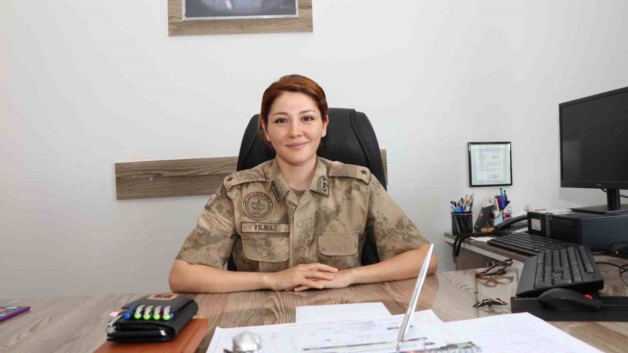 Olur'da kadın jandarma komutanı sevinci