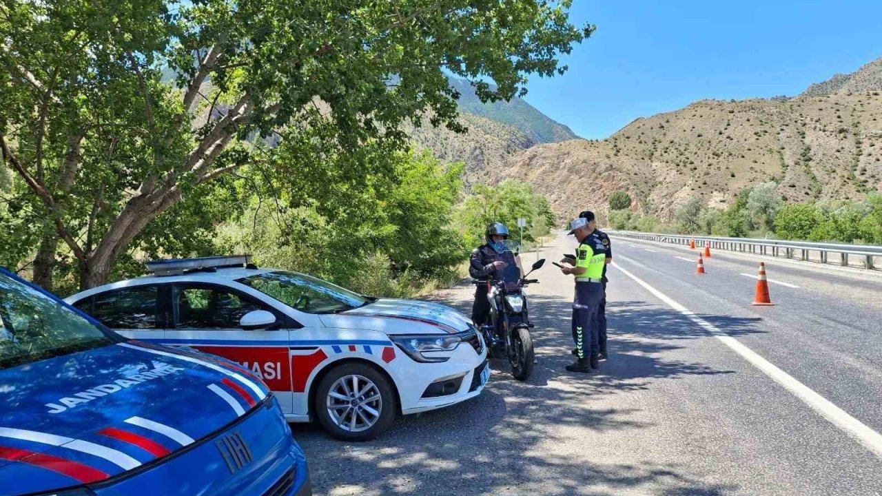 Erzurum’da bir ayda 18 bin 305 araç kontrol edildi