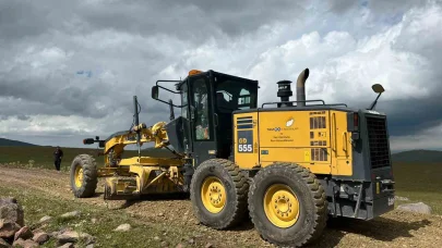 Kars’ta köy yollarının yapımı devam ediyor