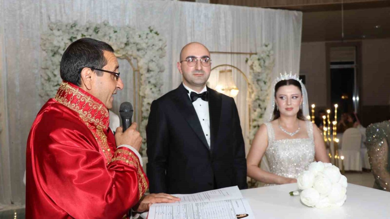 Koyulhisar Kaymakamı Ferhat Salih Ceylan, Oltu’da dünyaevine girdi