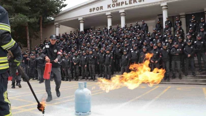 Polis adaylarına yangın eğitimi