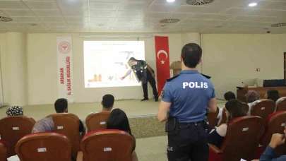 Polis, sağlıkçılara eğitim verdi
