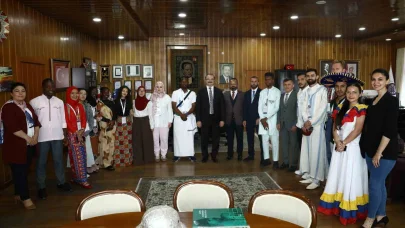 Rektör Hacımüftüoğlu, yaz okulu öğrencileri ile buluştu