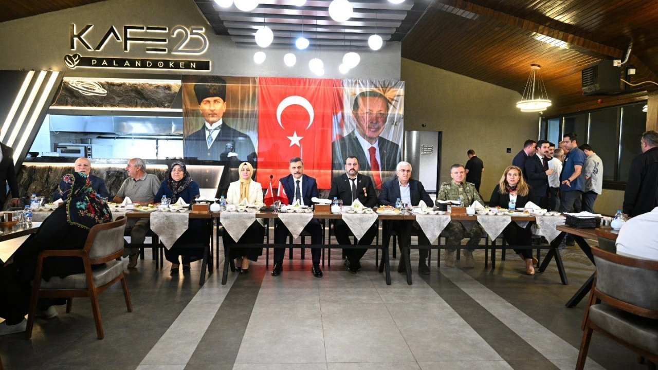 Erzurum'da şehit yakınları ve gaziler onuruna yemek programı düzenlendi