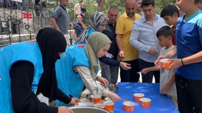 Türkiye Diyanet Vakfı Erzurum Kadın Kolları’ndan aşure İkramı