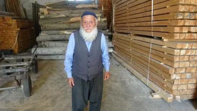 68 yıldır ağaçlara şekil veriyor