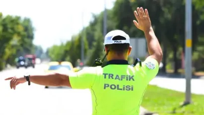Trafik ekipleri, orman yangınları hakkında bilgilendiriyor