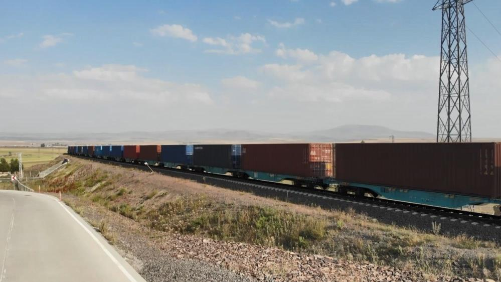 Bakü-Tiflis-Kars Demiryolu hattından 250 bin ton yük taşındı