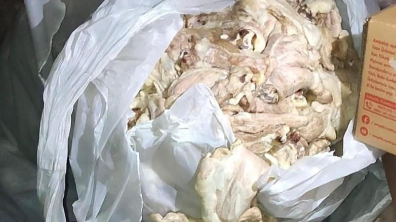 345 kilo küflenmiş tavuk ele geçirildi
