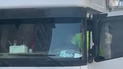 Kalp krizi geçiren tır sürücüsü araca çarparak durabildi