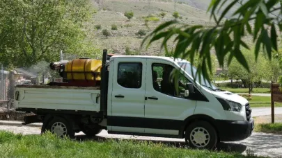 Haşerelere karşı ilaçlama yapılıyor