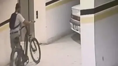 Otoparktan bisikleti çalıp kaçtılar