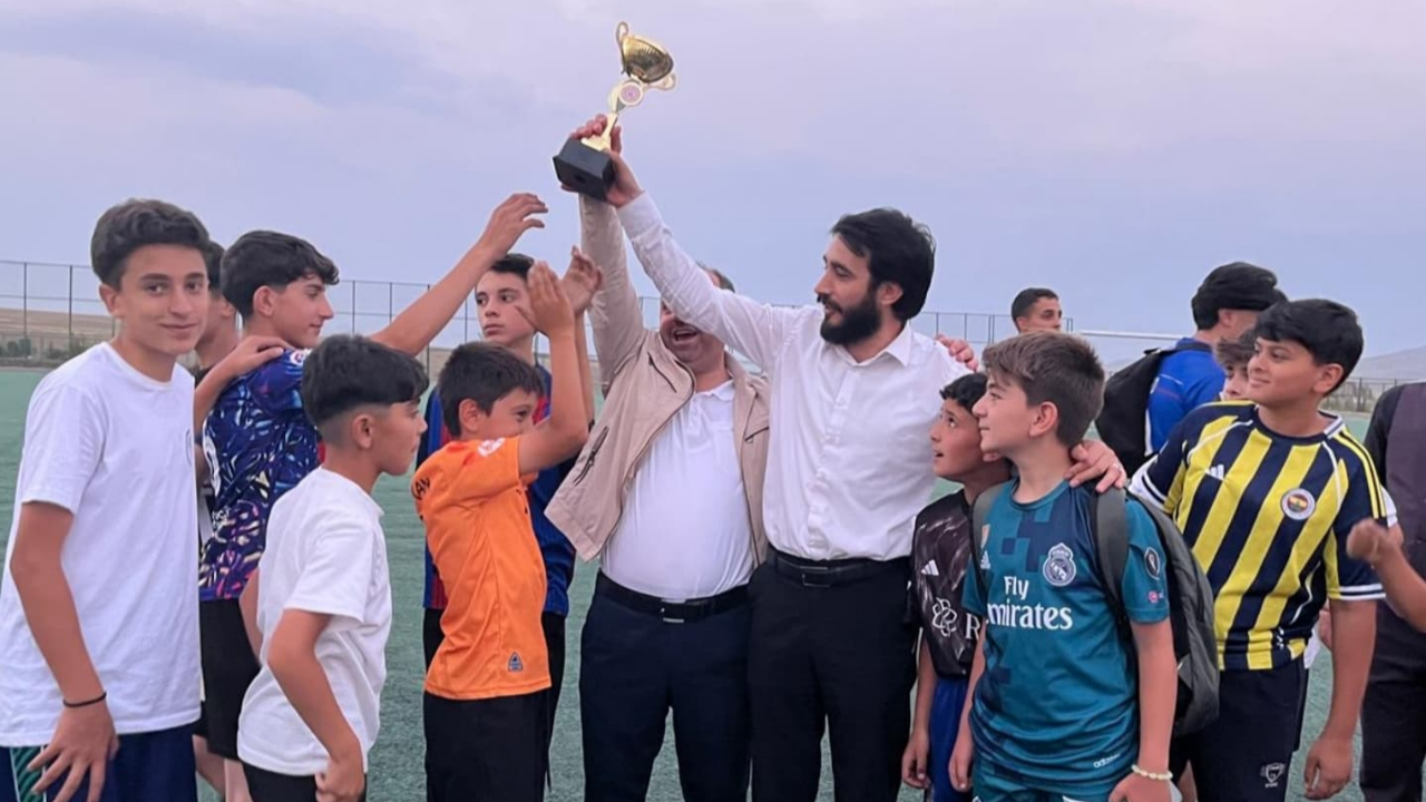 Sarıkamış’ta futbol turnuvası tamamlandı