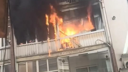Apartman dairesinde korkutan yangın