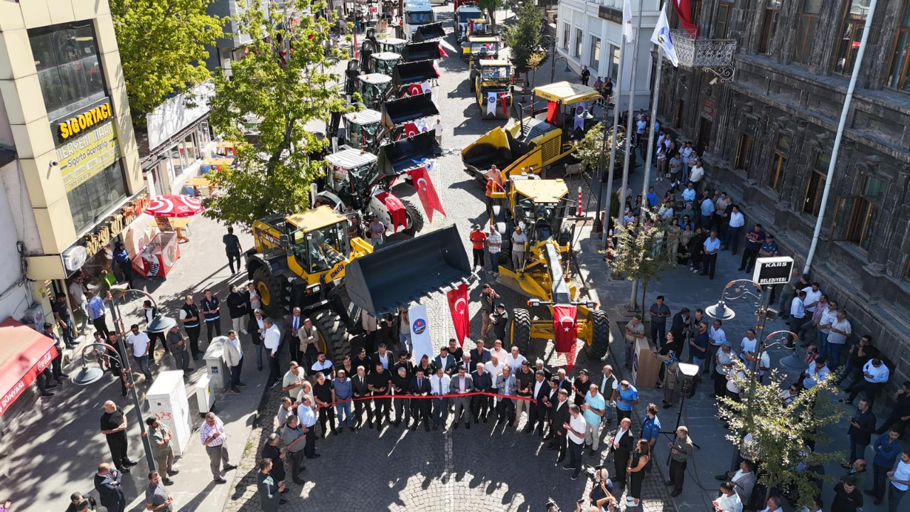Kars Belediyesi, araç filosunu 15 araçla güçlendirdi