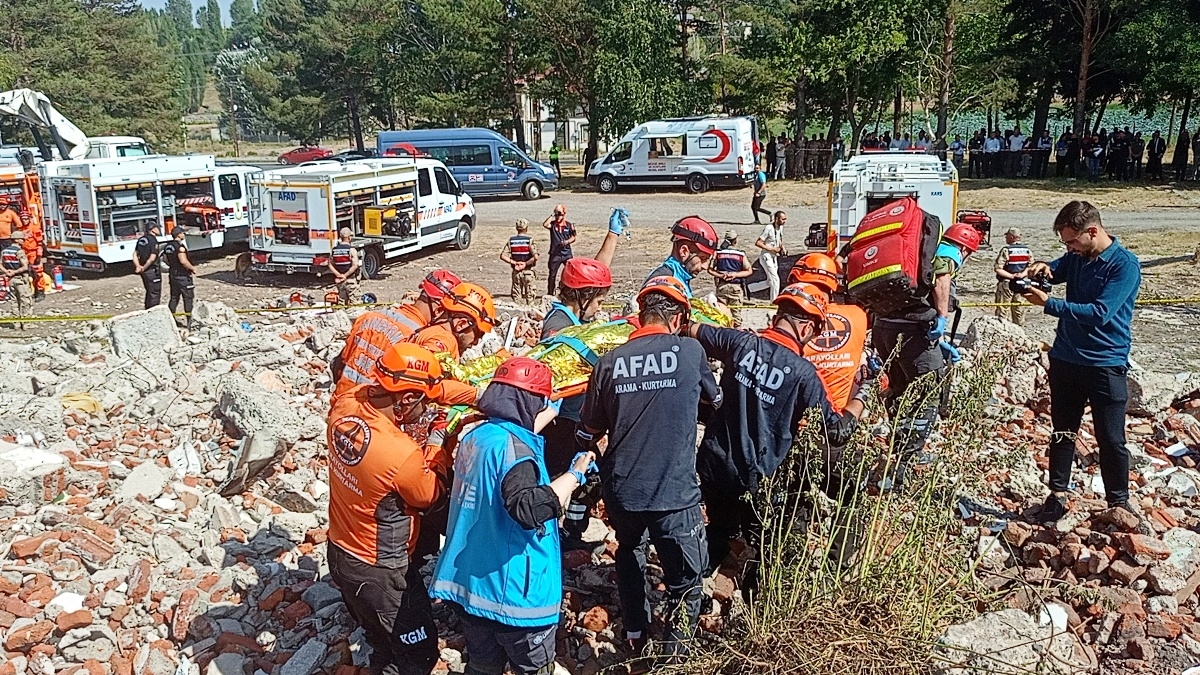 Deprem tatbikatında kurumlar arası koordinasyon dikkat çekti