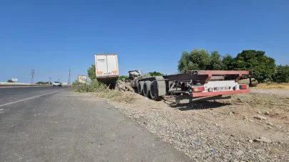 Devrilen meyve yüklü tırın sürücüsü yaralandı