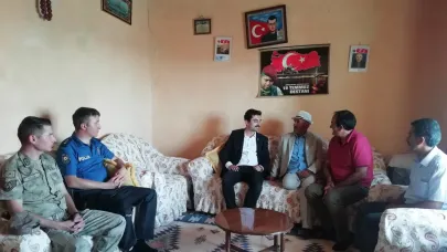 Kaymakam Tutal, şehit ailelerini ziyaret etti