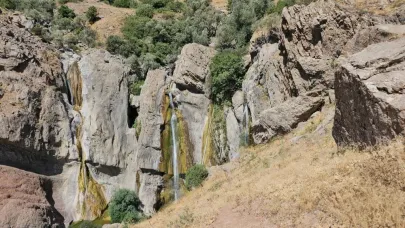 Doğaseverlerin rotası Marînüs Şelalesi oldu
