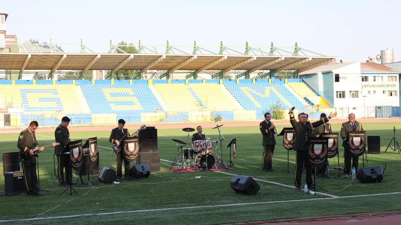 Ağrı’da 30 Ağustos etkinliklerine bando konseri renk kattı