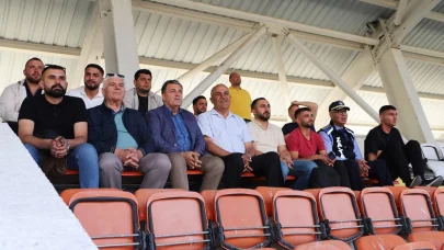Başkan Faruk Demir, turnuva maçını izledi