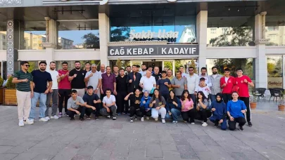 Elmalı, Erzurumlu boksörlerle yemekte bir araya geldi